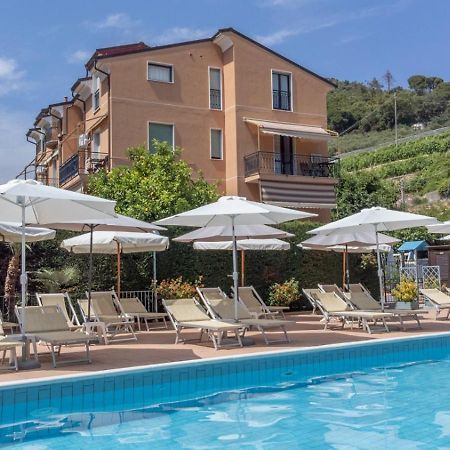 La Casa Del Gallo Pietra Ligure Exteriér fotografie