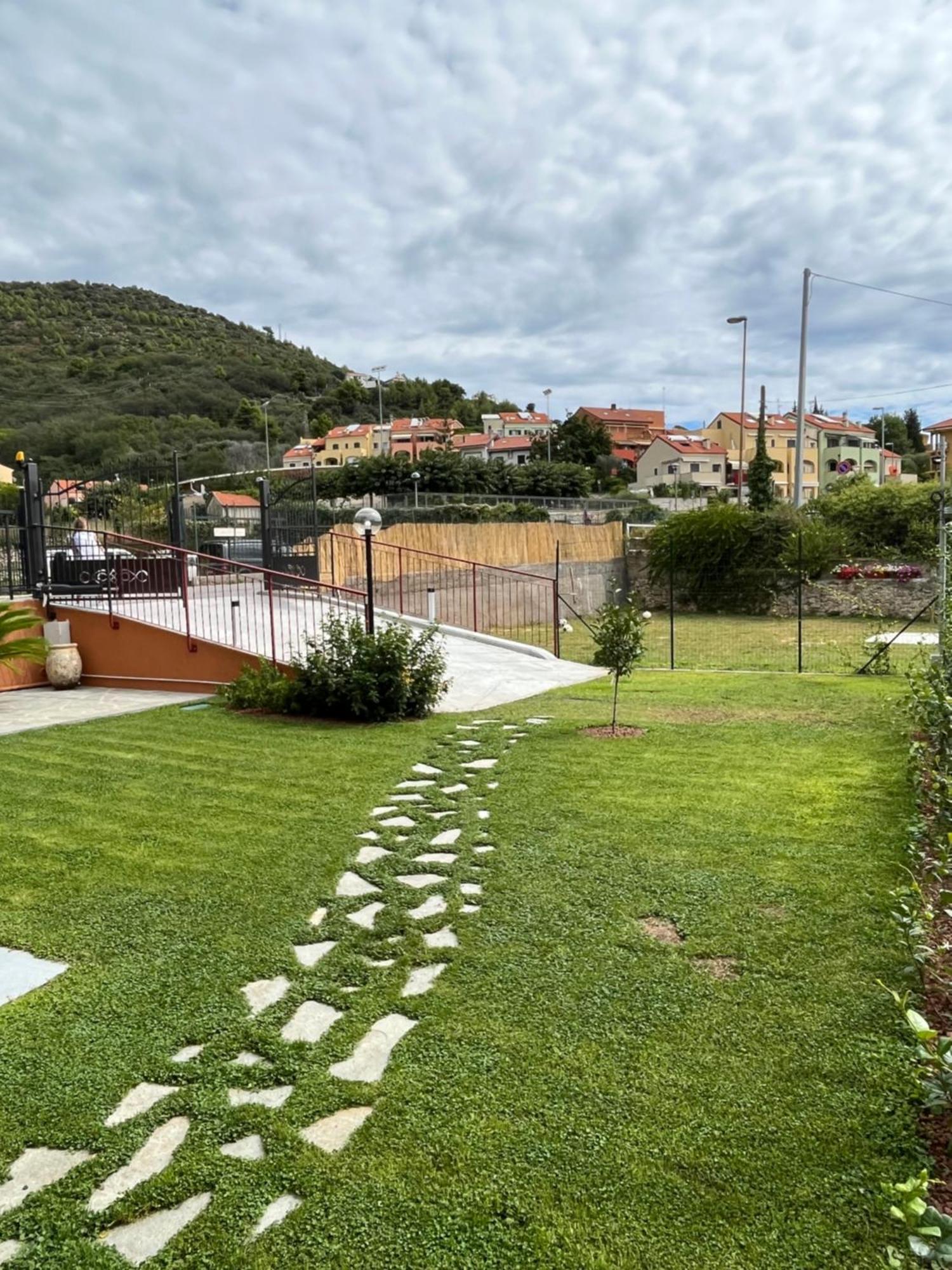 La Casa Del Gallo Pietra Ligure Exteriér fotografie